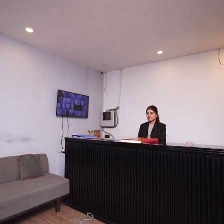 Hotel Mira Residency- Outer Ring Road, Paschim Vihar Delhi  Eksteriør billede
