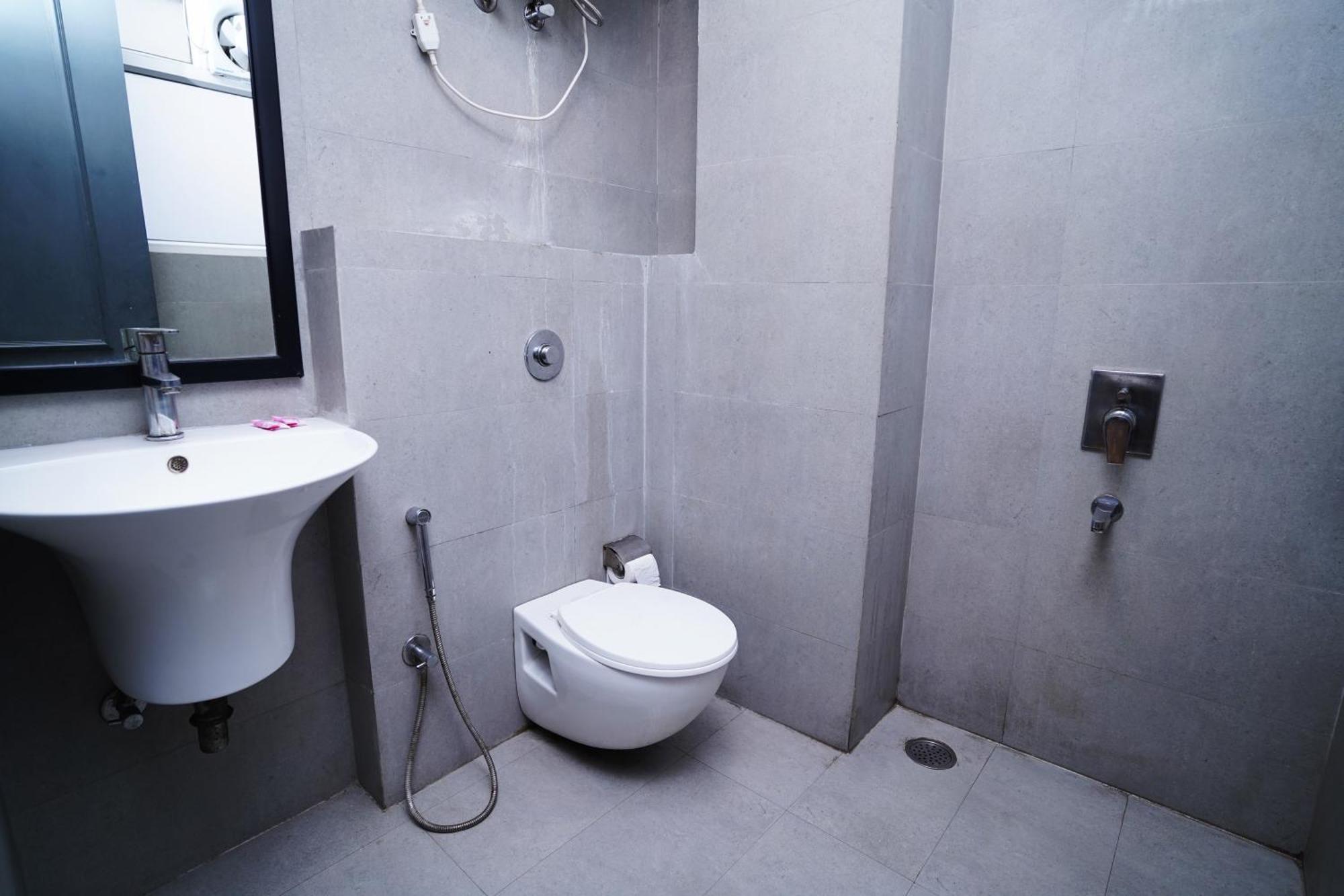 Hotel Mira Residency- Outer Ring Road, Paschim Vihar Delhi  Eksteriør billede