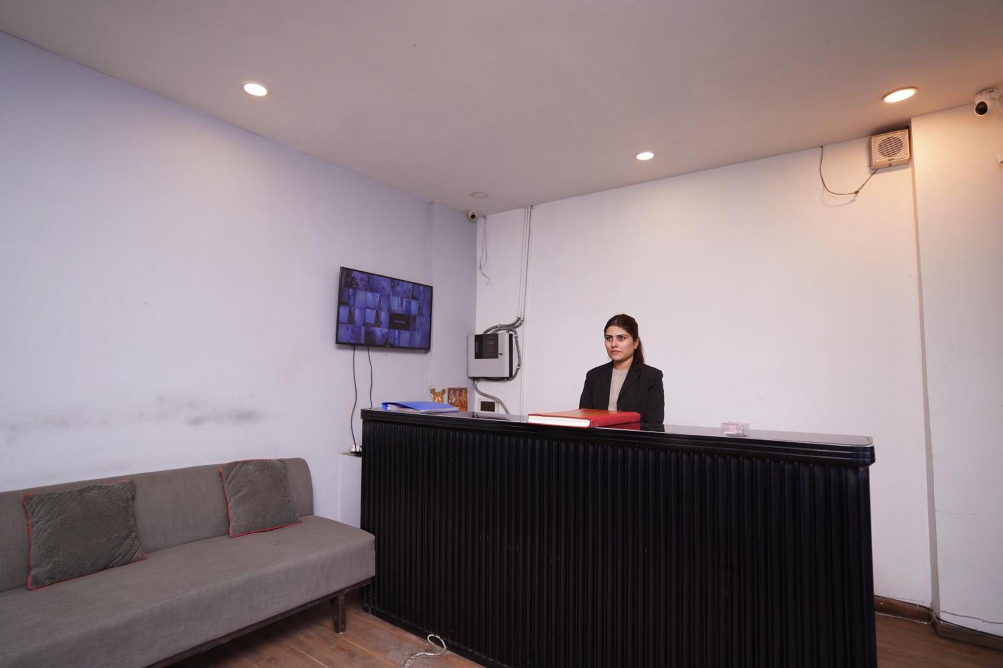 Hotel Mira Residency- Outer Ring Road, Paschim Vihar Delhi  Eksteriør billede