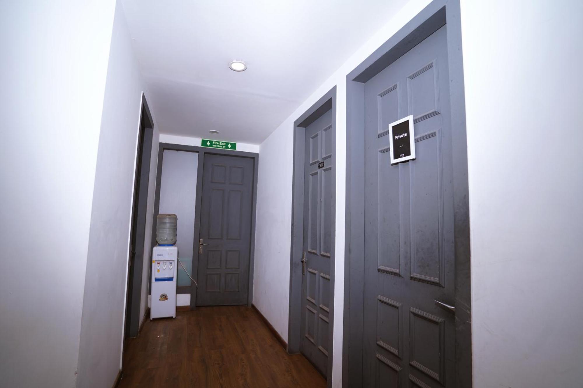 Hotel Mira Residency- Outer Ring Road, Paschim Vihar Delhi  Eksteriør billede