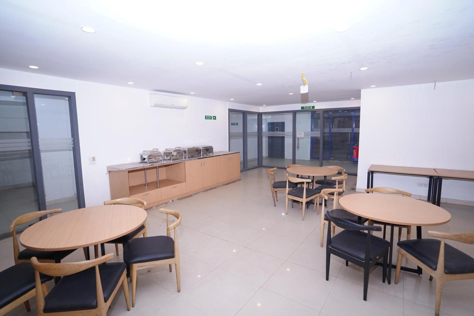 Hotel Mira Residency- Outer Ring Road, Paschim Vihar Delhi  Eksteriør billede